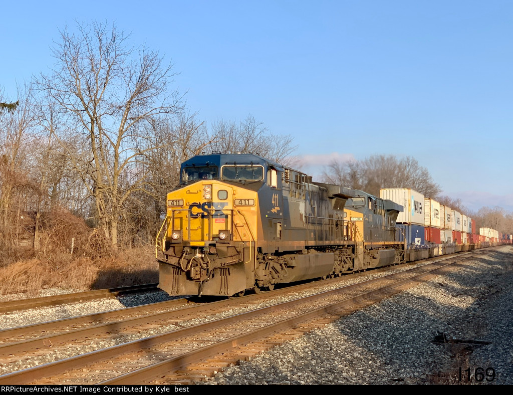 CSX 411 on I169